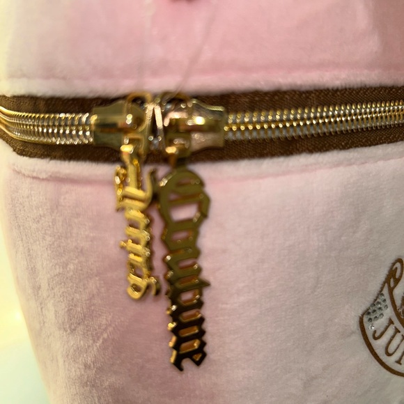 Juicy Couture Plush Pink Makeup Bag - Picture 2 of 3